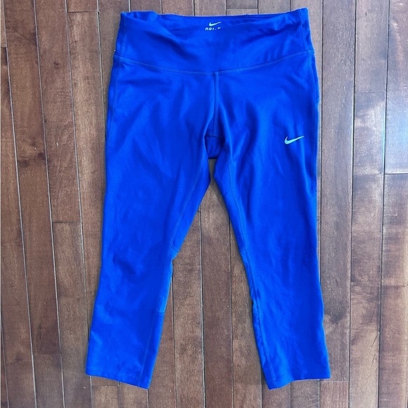 Nike Dri-Fit Women’s Royal Blue Athletic Leggings Size Small - Picture 1 of 6